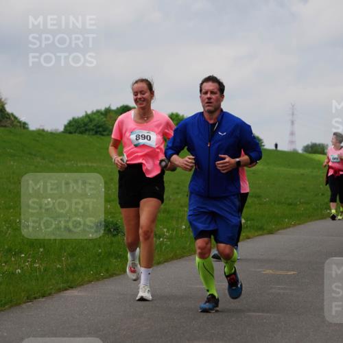 05.05.2024 - 7. Wedeler Halbmarathon Fuchs,  Jonas http://msf.ph/oto/6235637 05.05.2024 11:25:01 Laufen 890, 889 meine-sportfotos.de