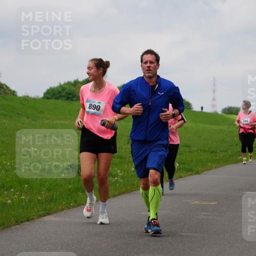 05.05.2024 - 7. Wedeler Halbmarathon Fuchs,  Jonas http://msf.ph/oto/6235638 05.05.2024 11:25:01 Laufen 890, 889 meine-sportfotos.de
