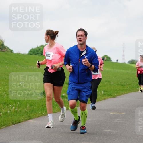 05.05.2024 - 7. Wedeler Halbmarathon Fuchs,  Jonas http://msf.ph/oto/6235640 05.05.2024 11:25:01 Laufen 890 meine-sportfotos.de