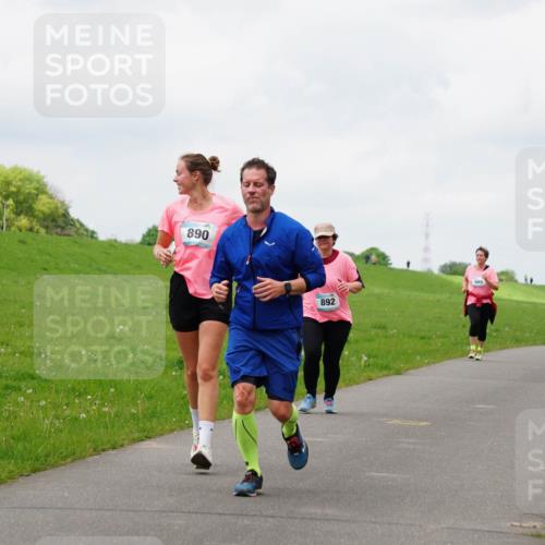05.05.2024 - 7. Wedeler Halbmarathon Fuchs,  Jonas http://msf.ph/oto/6235642 05.05.2024 11:25:01 Laufen 890, 892, 889 meine-sportfotos.de