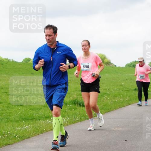 05.05.2024 - 7. Wedeler Halbmarathon Fuchs,  Jonas http://msf.ph/oto/6235658 05.05.2024 11:25:04 Laufen 890, 892 meine-sportfotos.de