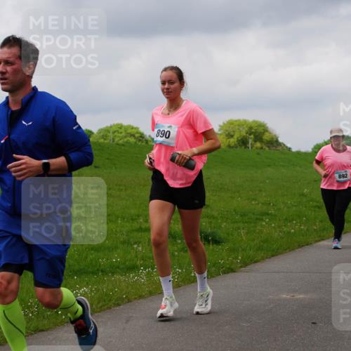 05.05.2024 - 7. Wedeler Halbmarathon Fuchs,  Jonas http://msf.ph/oto/6235662 05.05.2024 11:25:04 Laufen 890, 892 meine-sportfotos.de