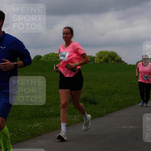 05.05.2024 - 7. Wedeler Halbmarathon Fuchs,  Jonas http://msf.ph/oto/6235663 05.05.2024 11:25:04 Laufen 890, 892 meine-sportfotos.de