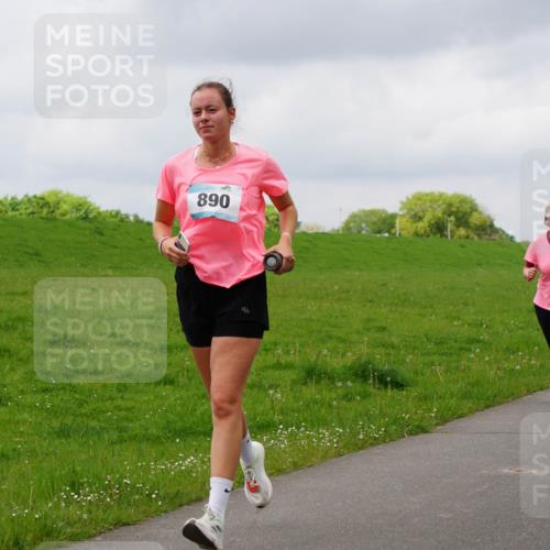 05.05.2024 - 7. Wedeler Halbmarathon Fuchs,  Jonas http://msf.ph/oto/6235666 05.05.2024 11:25:04 Laufen 890, 892 meine-sportfotos.de
