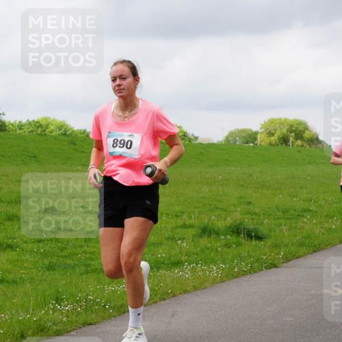 05.05.2024 - 7. Wedeler Halbmarathon Fuchs,  Jonas http://msf.ph/oto/6235667 05.05.2024 11:25:05 Laufen 890, 892 meine-sportfotos.de