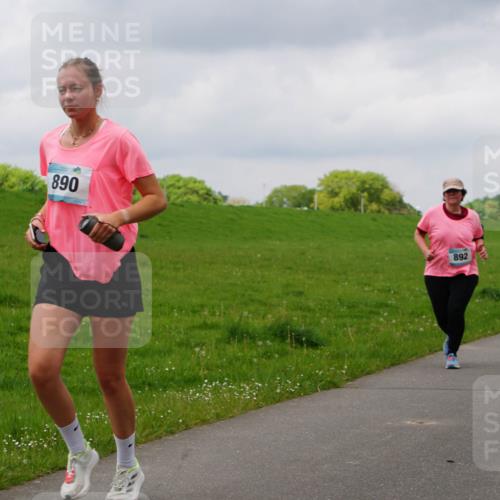05.05.2024 - 7. Wedeler Halbmarathon Fuchs,  Jonas http://msf.ph/oto/6235668 05.05.2024 11:25:05 Laufen 890, 892 meine-sportfotos.de