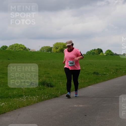 05.05.2024 - 7. Wedeler Halbmarathon Fuchs,  Jonas http://msf.ph/oto/6235669 05.05.2024 11:25:06 Laufen 892, 0, 889 meine-sportfotos.de