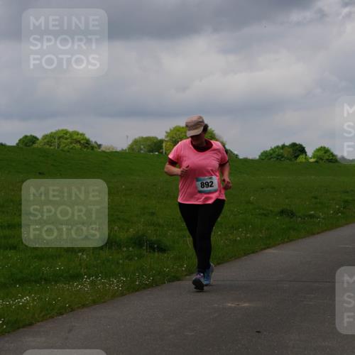 05.05.2024 - 7. Wedeler Halbmarathon Fuchs,  Jonas http://msf.ph/oto/6235672 05.05.2024 11:25:06 Laufen 892 meine-sportfotos.de