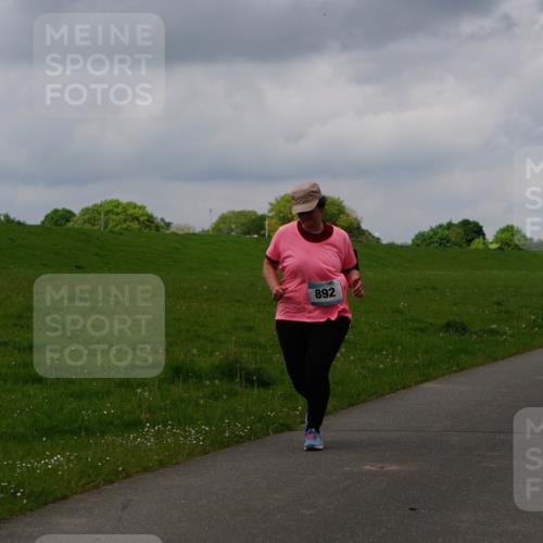 05.05.2024 - 7. Wedeler Halbmarathon Fuchs,  Jonas http://msf.ph/oto/6235673 05.05.2024 11:25:06 Laufen 892 meine-sportfotos.de
