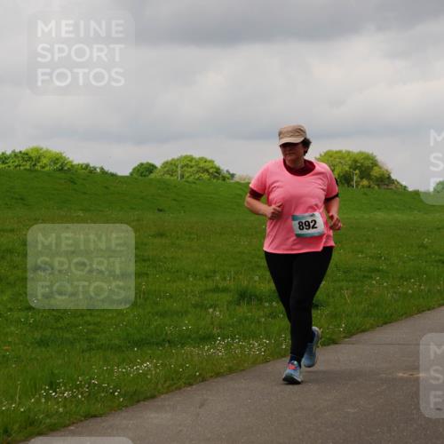05.05.2024 - 7. Wedeler Halbmarathon Fuchs,  Jonas http://msf.ph/oto/6235677 05.05.2024 11:25:07 Laufen 892 meine-sportfotos.de