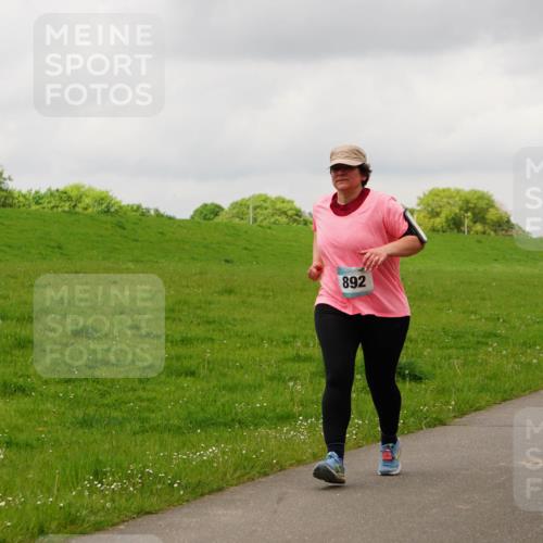 05.05.2024 - 7. Wedeler Halbmarathon Fuchs,  Jonas http://msf.ph/oto/6235678 05.05.2024 11:25:07 Laufen 892 meine-sportfotos.de