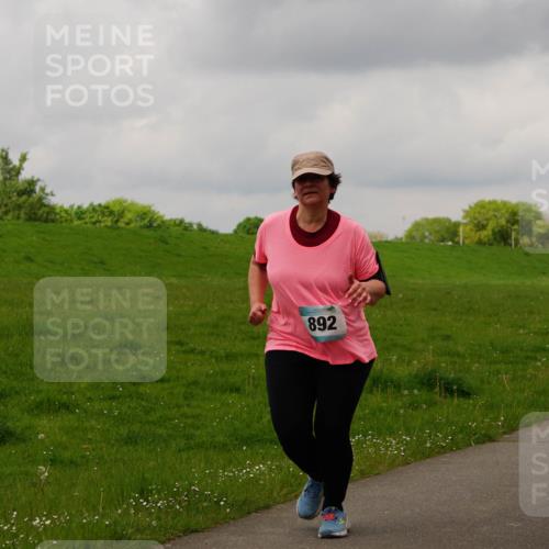 05.05.2024 - 7. Wedeler Halbmarathon Fuchs,  Jonas http://msf.ph/oto/6235680 05.05.2024 11:25:08 Laufen 892 meine-sportfotos.de