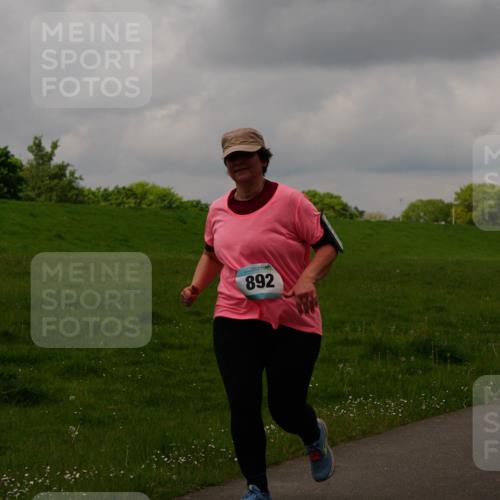 05.05.2024 - 7. Wedeler Halbmarathon Fuchs,  Jonas http://msf.ph/oto/6235681 05.05.2024 11:25:08 Laufen 892 meine-sportfotos.de