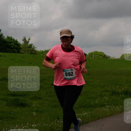 05.05.2024 - 7. Wedeler Halbmarathon Fuchs,  Jonas http://msf.ph/oto/6235682 05.05.2024 11:25:08 Laufen 892 meine-sportfotos.de