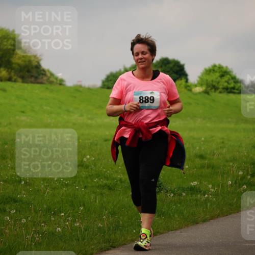 05.05.2024 - 7. Wedeler Halbmarathon Fuchs,  Jonas http://msf.ph/oto/6235687 05.05.2024 11:25:12 Laufen 889 meine-sportfotos.de