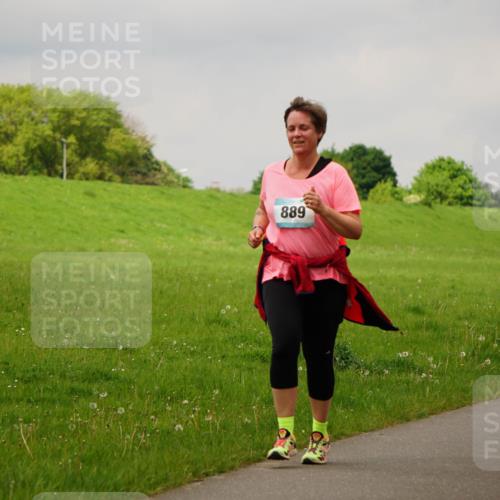 05.05.2024 - 7. Wedeler Halbmarathon Fuchs,  Jonas http://msf.ph/oto/6235689 05.05.2024 11:25:12 Laufen 889 meine-sportfotos.de