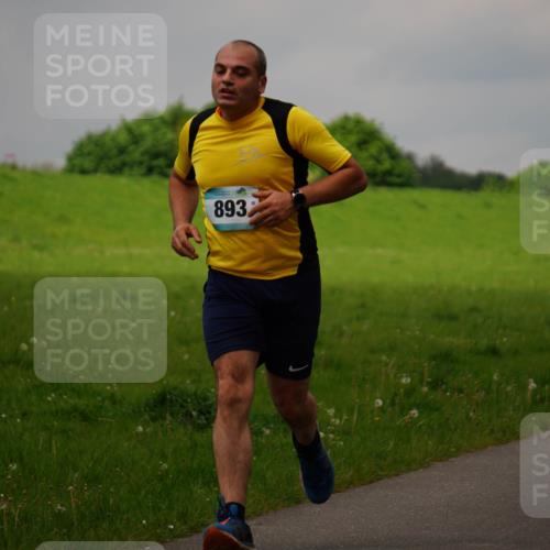 05.05.2024 - 7. Wedeler Halbmarathon Fuchs,  Jonas http://msf.ph/oto/6235702 05.05.2024 11:25:16 Laufen 893 meine-sportfotos.de