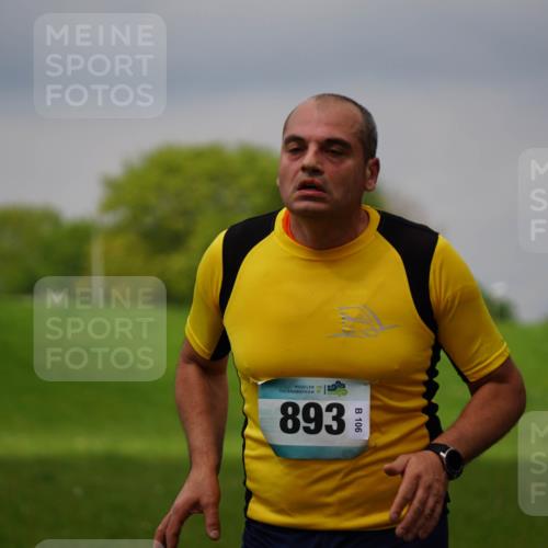 05.05.2024 - 7. Wedeler Halbmarathon Fuchs,  Jonas http://msf.ph/oto/6235706 05.05.2024 11:25:18 Laufen 893 meine-sportfotos.de