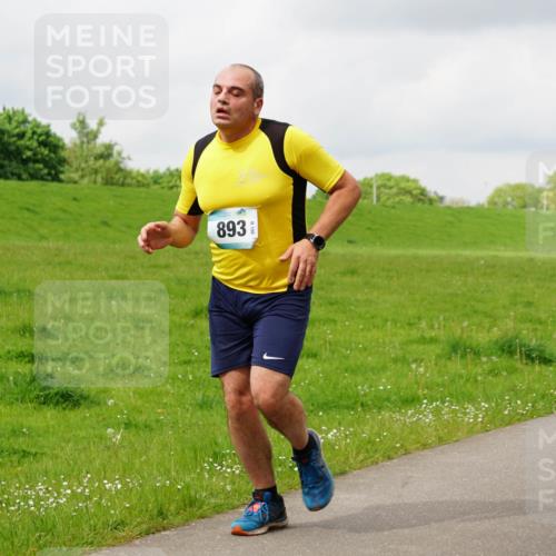 05.05.2024 - 7. Wedeler Halbmarathon Fuchs,  Jonas http://msf.ph/oto/6235712 05.05.2024 11:25:20 Laufen 893 meine-sportfotos.de