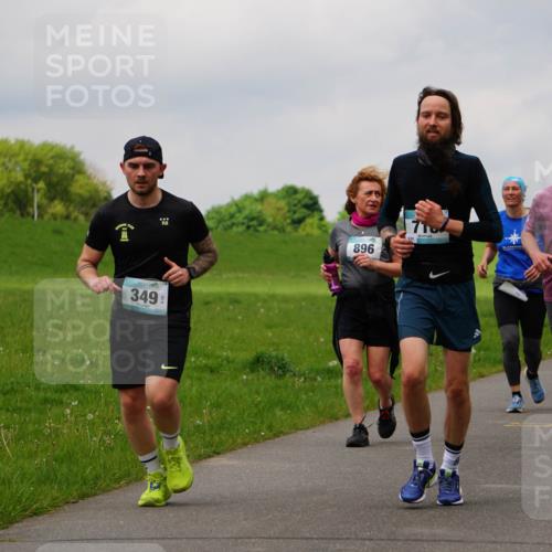 05.05.2024 - 7. Wedeler Halbmarathon Fuchs,  Jonas http://msf.ph/oto/6235736 05.05.2024 11:25:27 Laufen 10, 349, 896, 718, 138, 735 meine-sportfotos.de