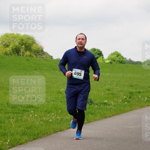 05.05.2024 - 7. Wedeler Halbmarathon Fuchs,  Jonas http://msf.ph/oto/6235814 05.05.2024 11:25:46 Laufen 695, 874 meine-sportfotos.de
