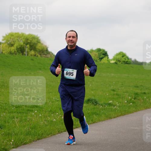 05.05.2024 - 7. Wedeler Halbmarathon Fuchs,  Jonas http://msf.ph/oto/6235817 05.05.2024 11:25:47 Laufen 7, 19, 695, 874 meine-sportfotos.de