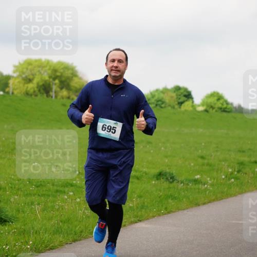 05.05.2024 - 7. Wedeler Halbmarathon Fuchs,  Jonas http://msf.ph/oto/6235820 05.05.2024 11:25:47 Laufen 695, 874 meine-sportfotos.de