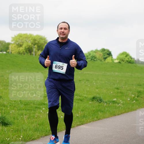 05.05.2024 - 7. Wedeler Halbmarathon Fuchs,  Jonas http://msf.ph/oto/6235821 05.05.2024 11:25:47 Laufen 695, 74 meine-sportfotos.de