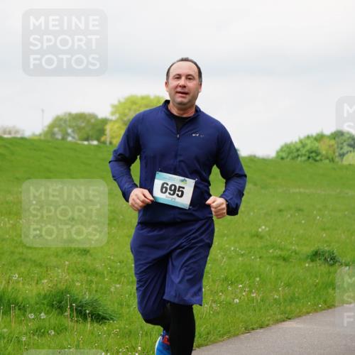 05.05.2024 - 7. Wedeler Halbmarathon Fuchs,  Jonas http://msf.ph/oto/6235824 05.05.2024 11:25:48 Laufen 695 meine-sportfotos.de