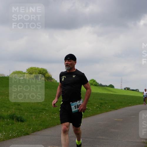 05.05.2024 - 7. Wedeler Halbmarathon Fuchs,  Jonas http://msf.ph/oto/6235859 05.05.2024 11:25:59 Laufen 180 meine-sportfotos.de