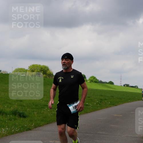 05.05.2024 - 7. Wedeler Halbmarathon Fuchs,  Jonas http://msf.ph/oto/6235860 05.05.2024 11:25:59 Laufen 18 meine-sportfotos.de