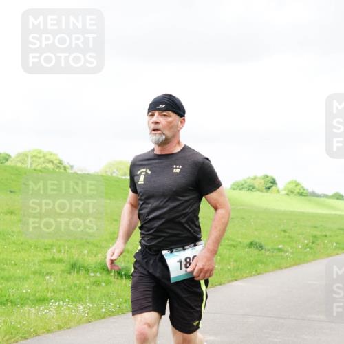 05.05.2024 - 7. Wedeler Halbmarathon Fuchs,  Jonas http://msf.ph/oto/6235865 05.05.2024 11:26:00 Laufen 18 meine-sportfotos.de