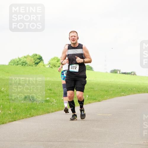 05.05.2024 - 7. Wedeler Halbmarathon Fuchs,  Jonas http://msf.ph/oto/6235893 05.05.2024 11:26:10 Laufen 572 meine-sportfotos.de