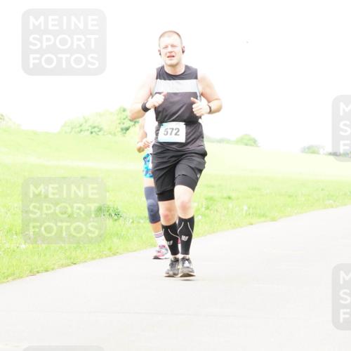 05.05.2024 - 7. Wedeler Halbmarathon Fuchs,  Jonas http://msf.ph/oto/6235900 05.05.2024 11:26:11 Laufen 572 meine-sportfotos.de
