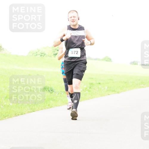 05.05.2024 - 7. Wedeler Halbmarathon Fuchs,  Jonas http://msf.ph/oto/6235901 05.05.2024 11:26:11 Laufen 572 meine-sportfotos.de