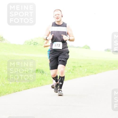 05.05.2024 - 7. Wedeler Halbmarathon Fuchs,  Jonas http://msf.ph/oto/6235902 05.05.2024 11:26:11 Laufen 572 meine-sportfotos.de