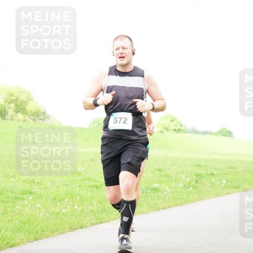 05.05.2024 - 7. Wedeler Halbmarathon Fuchs,  Jonas http://msf.ph/oto/6235908 05.05.2024 11:26:12 Laufen 572 meine-sportfotos.de