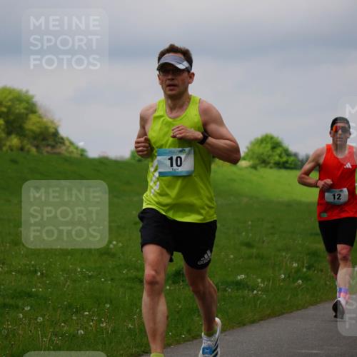 05.05.2024 - 7. Wedeler Halbmarathon Fuchs,  Jonas http://msf.ph/oto/6235938 05.05.2024 11:26:34 Laufen 10, 1990, 2, 12 meine-sportfotos.de