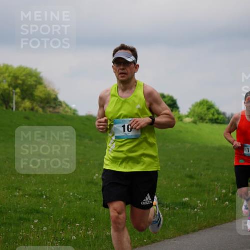 05.05.2024 - 7. Wedeler Halbmarathon Fuchs,  Jonas http://msf.ph/oto/6235939 05.05.2024 11:26:34 Laufen 10, 12 meine-sportfotos.de
