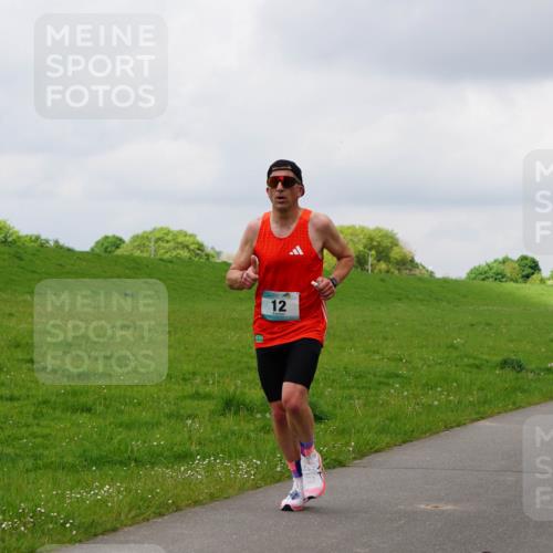 05.05.2024 - 7. Wedeler Halbmarathon Fuchs,  Jonas http://msf.ph/oto/6235951 05.05.2024 11:26:38 Laufen 12 meine-sportfotos.de