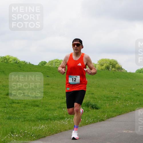05.05.2024 - 7. Wedeler Halbmarathon Fuchs,  Jonas http://msf.ph/oto/6235953 05.05.2024 11:26:38 Laufen 12 meine-sportfotos.de