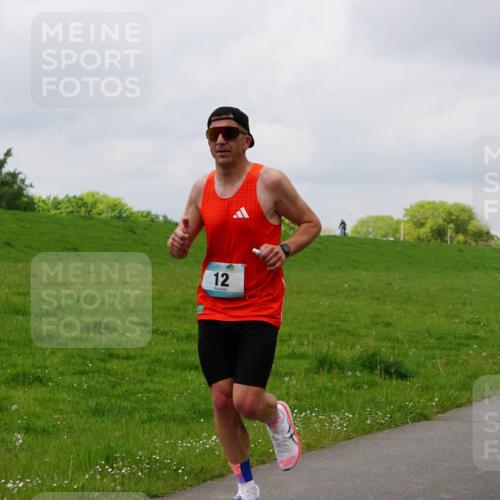 05.05.2024 - 7. Wedeler Halbmarathon Fuchs,  Jonas http://msf.ph/oto/6235956 05.05.2024 11:26:39 Laufen 12 meine-sportfotos.de