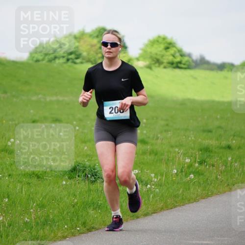 05.05.2024 - 7. Wedeler Halbmarathon Fuchs,  Jonas http://msf.ph/oto/6235965 05.05.2024 11:26:43 Laufen 200 meine-sportfotos.de