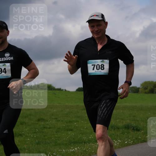 05.05.2024 - 7. Wedeler Halbmarathon Fuchs,  Jonas http://msf.ph/oto/6242225 05.05.2024 12:03:54 Laufen 594, 708 meine-sportfotos.de