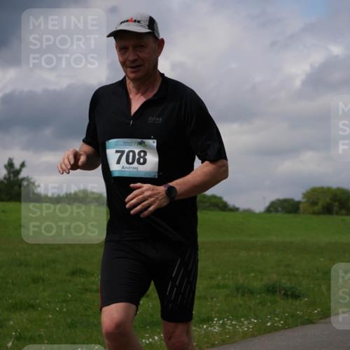 05.05.2024 - 7. Wedeler Halbmarathon Fuchs,  Jonas http://msf.ph/oto/6242227 05.05.2024 12:03:54 Laufen 708 meine-sportfotos.de