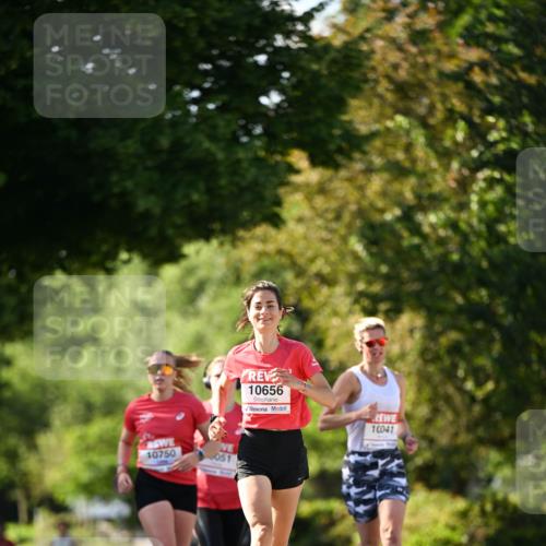 08.06.2024 - REWE Women's Run Dr. Thomas Lammeyer http://msf.ph/oto/6242564 09.06.2024 09:15:10 Laufen 10750, 051, 10656, 10041 meine-sportfotos.de