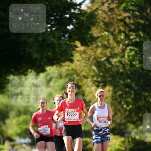 08.06.2024 - REWE Women's Run Dr. Thomas Lammeyer http://msf.ph/oto/6242565 09.06.2024 09:15:10 Laufen 10656, 10041, 10750 meine-sportfotos.de