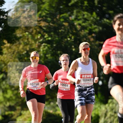 08.06.2024 - REWE Women's Run Dr. Thomas Lammeyer http://msf.ph/oto/6242583 09.06.2024 09:15:12 Laufen 10750, 10051, 10041, 106 meine-sportfotos.de