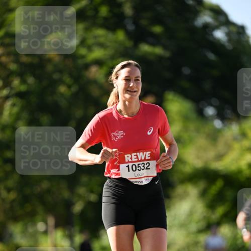 08.06.2024 - REWE Women's Run Dr. Thomas Lammeyer http://msf.ph/oto/6242632 09.06.2024 09:15:30 Laufen 10532 meine-sportfotos.de