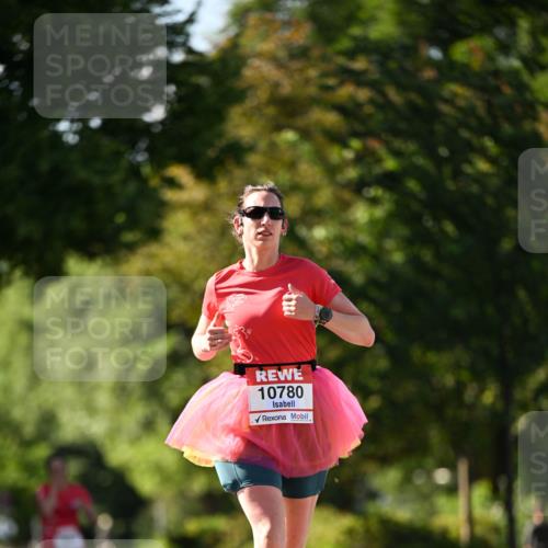 08.06.2024 - REWE Women's Run Dr. Thomas Lammeyer http://msf.ph/oto/6242678 09.06.2024 09:15:45 Laufen 10780 meine-sportfotos.de